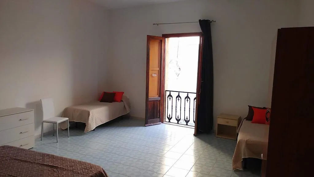 La Casa Del Mastro Birraio Hotel Mazara del Vallo 0*,